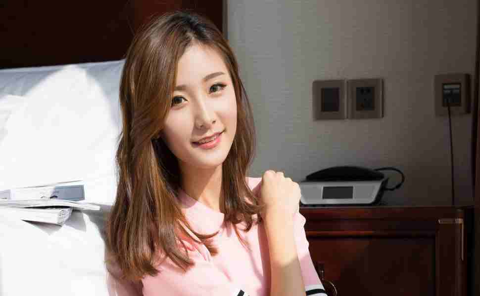 西瓜从六楼扔下竟完好无损，雷军说的“防弹涂层”到底是什么？